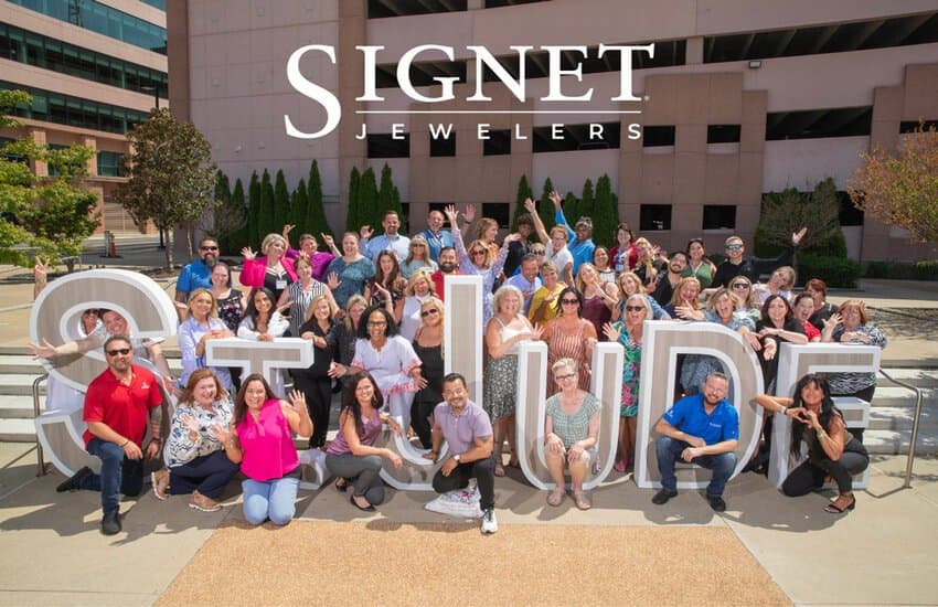 Signet Jewelers Facing Activist Pressure For Sale – Could This Be The Turnaround Play of 2025? cover