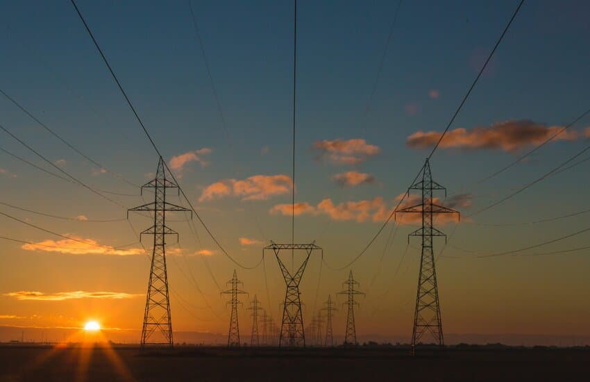 Wall Street Shades On: Why KKR May Want To Snap Up TXNM Energy Now cover