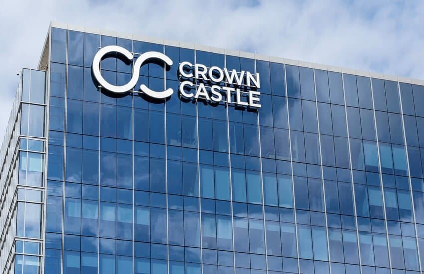 Crown Castle's $8.5 Billion Shake-Up: CEO Fired Amid Strategic Overhaul – What Investors Must Know Now! cover