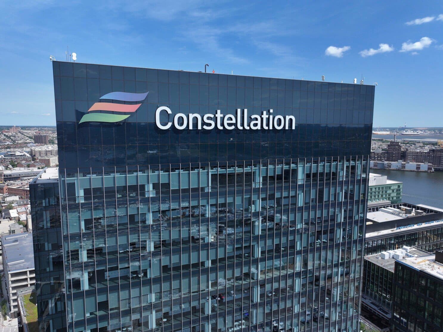 Constellation Energy Surges on Nuclear Power Deal with Meta for AI Expansion cover