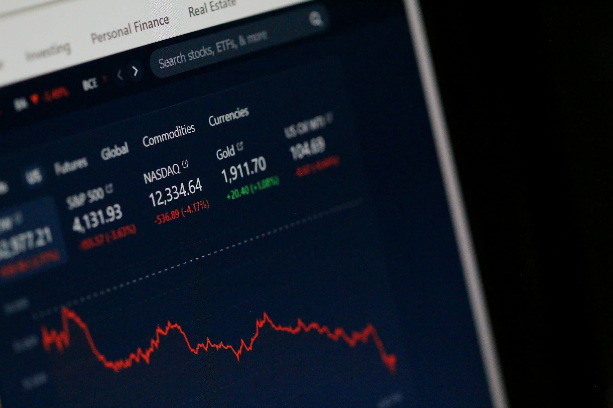 Stock Market Today: US Stocks Slide as Inflation Data, Tech Earnings Weigh on Markets cover