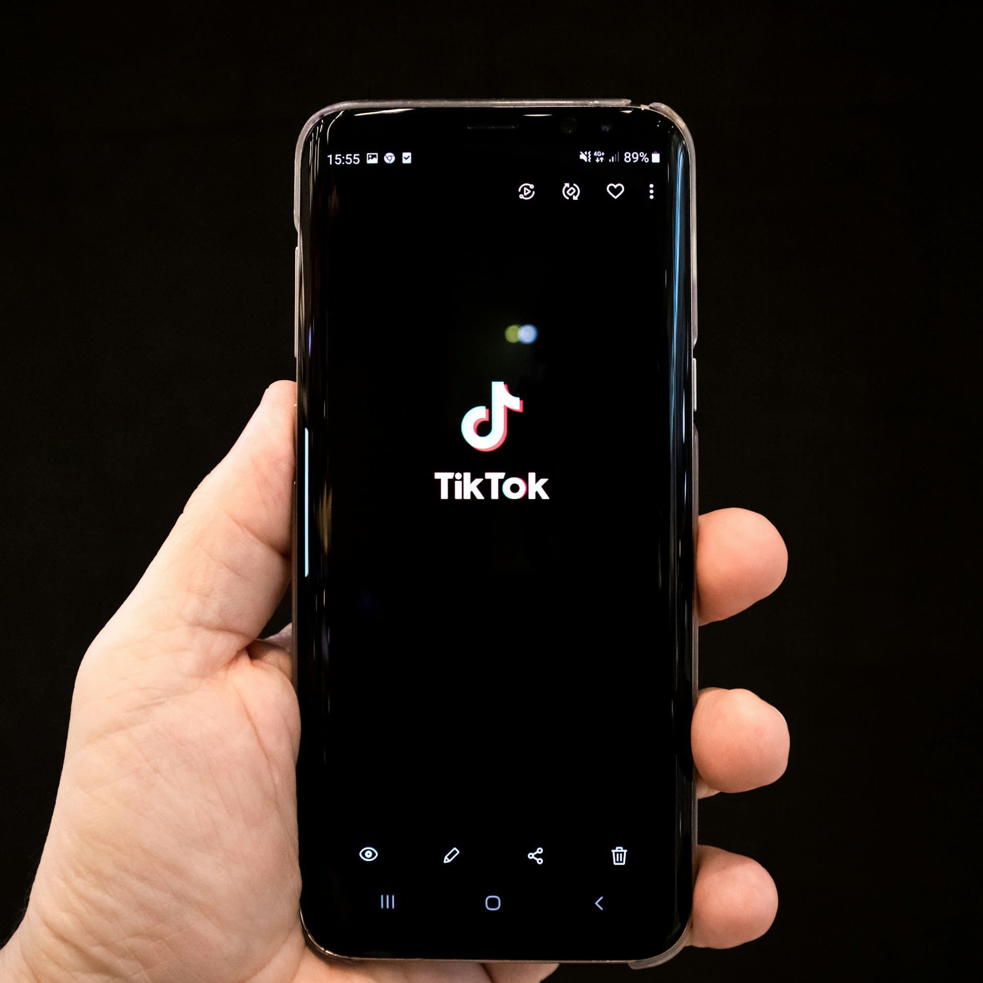 Oracle Surges as US-China Reach TikTok Framework Deal: What It Means for the Company cover