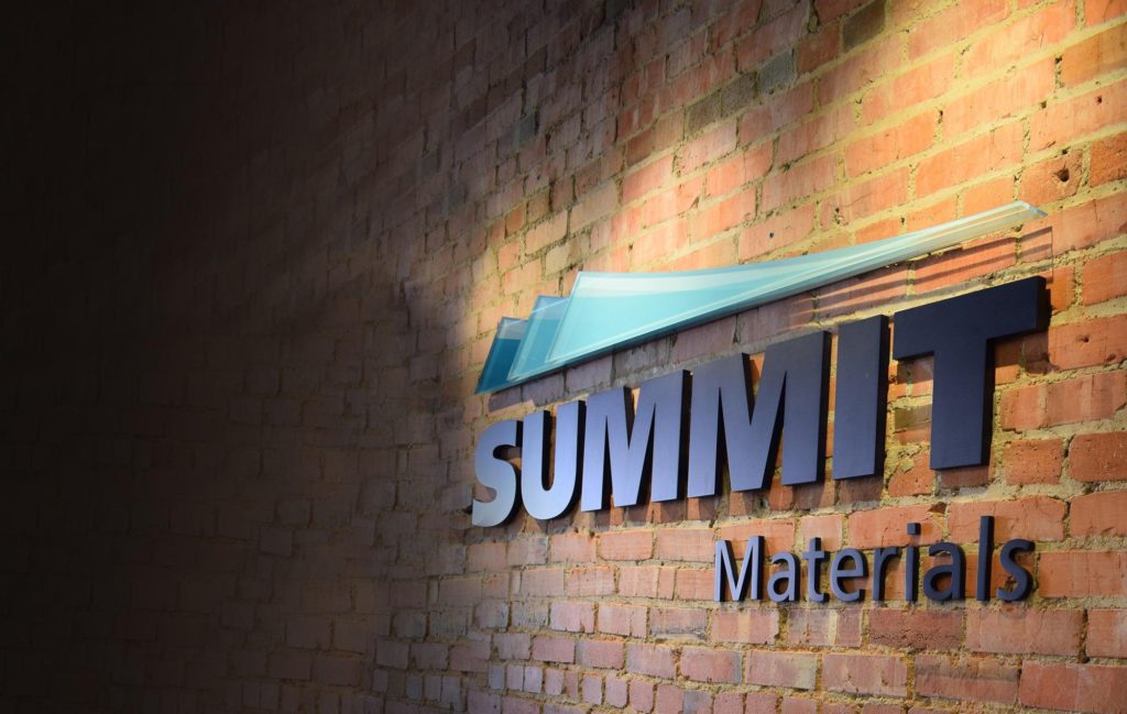Summit Materials: From Soaring High to a Sudden Plunge – Heidelberg Materials Bid Causes Market Mayhem! cover