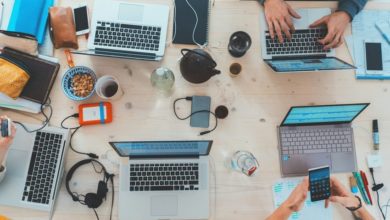 Apple’s $900M Tariff Blow, Legal Storms & AI Delays: Is The Tech Giant Under Pressure? cover