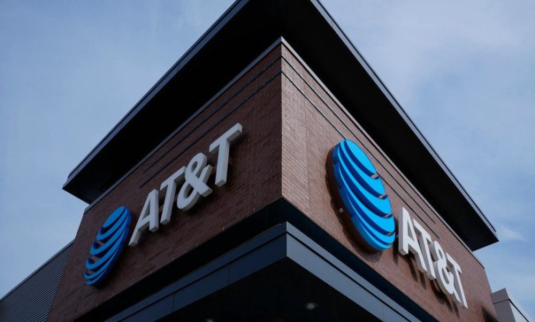 AT&T's $5.75 Billion Fiber Power Play: What The Lumen Technologies Deal Means for Investors! cover