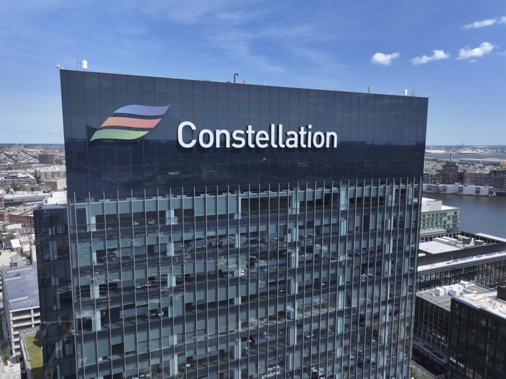 Constellation Energy Surges on Nuclear Power Deal with Meta for AI Expansion cover
