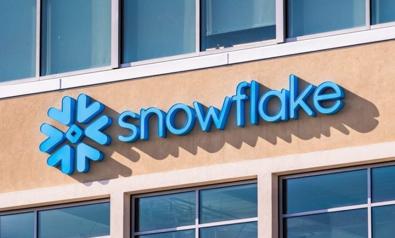 Snowflake Just Got Crunchy: The $250M Bet That Could Change the AI Data Game! cover