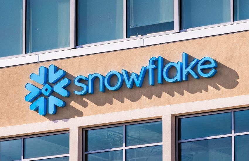 Snowflake Just Got Crunchy: The $250M Bet That Could Change the AI Data Game! cover