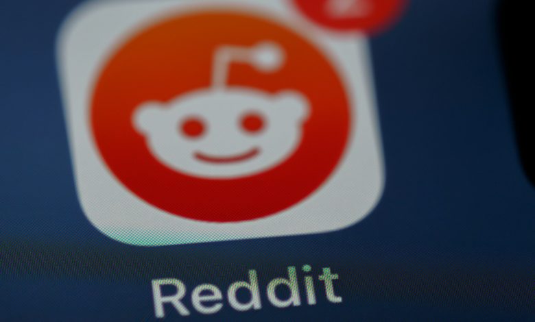 Reddit Tumbles Again as ChatGPT Citations Shrink cover